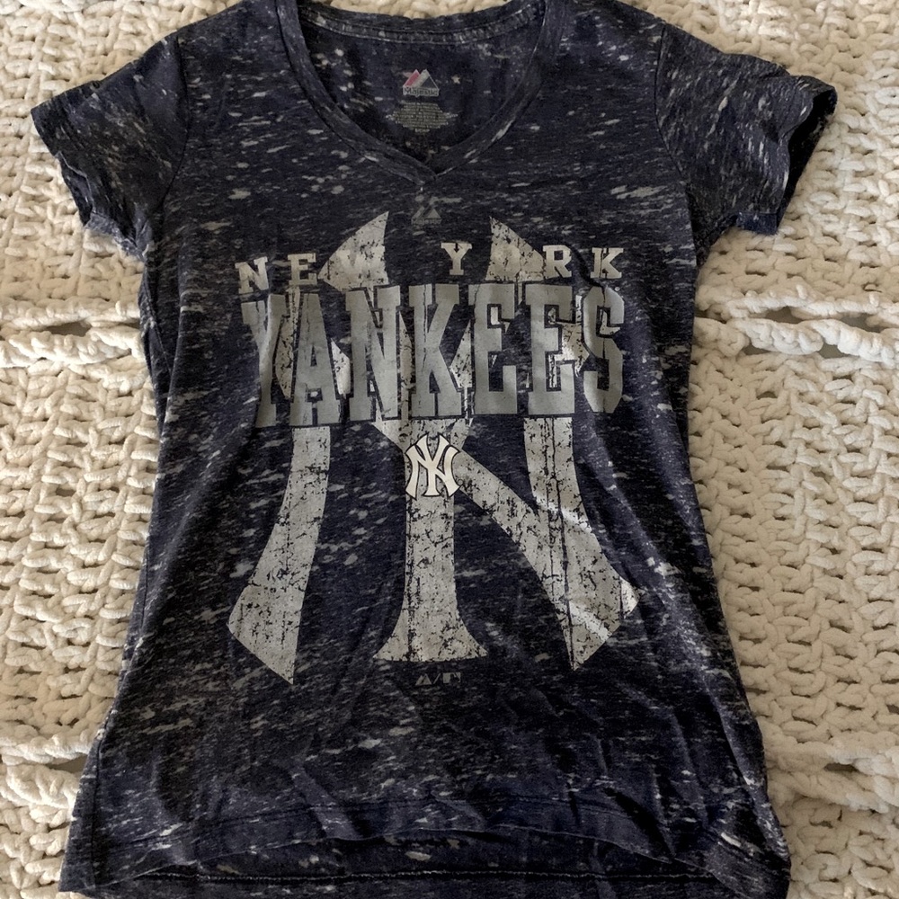 New York Yankees shirt